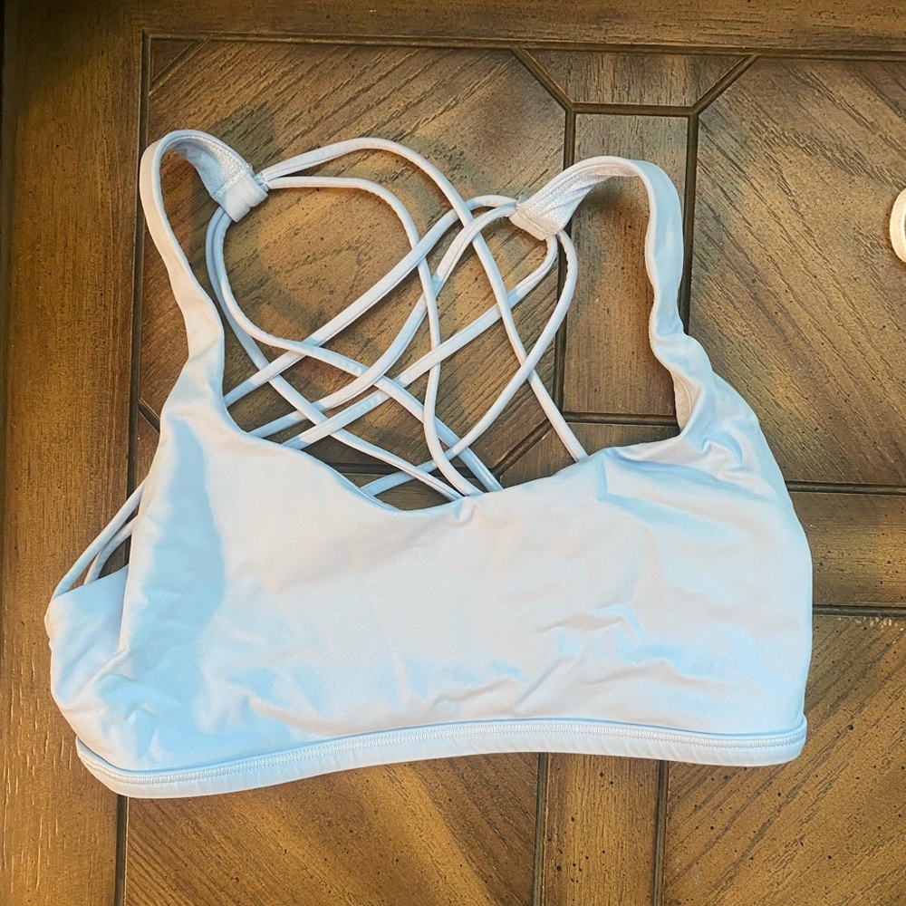 Light blue Lulu Lemon sports bra size 6 without inserts